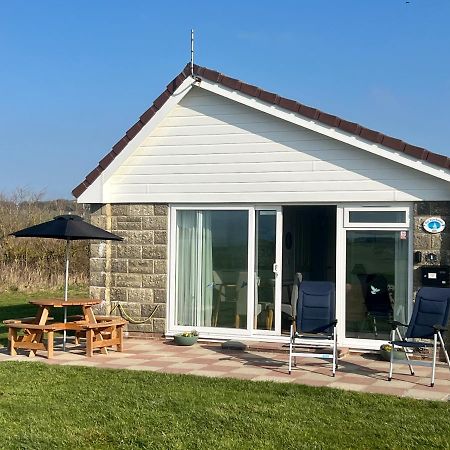 Bayview Self-Catering Coastal Bungalow In Rural West Wight Фрешуотер Экстерьер фото